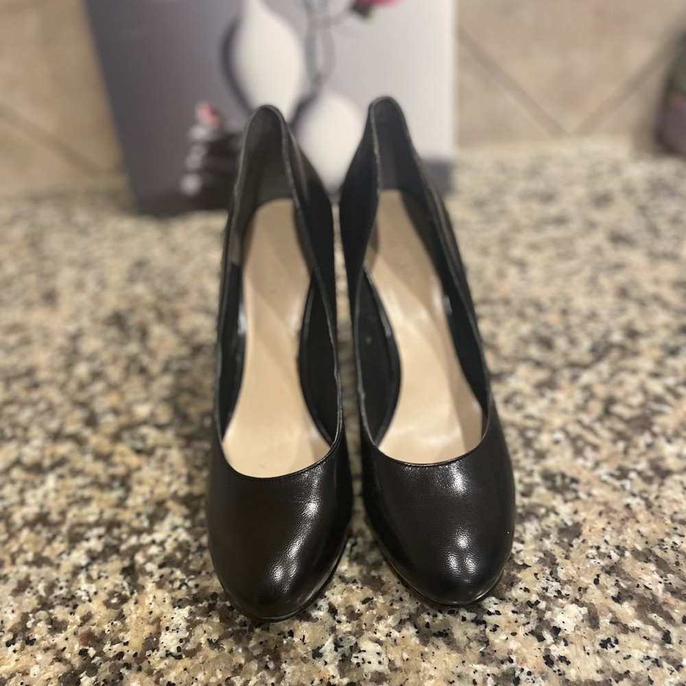 Classic Nine West Pumps